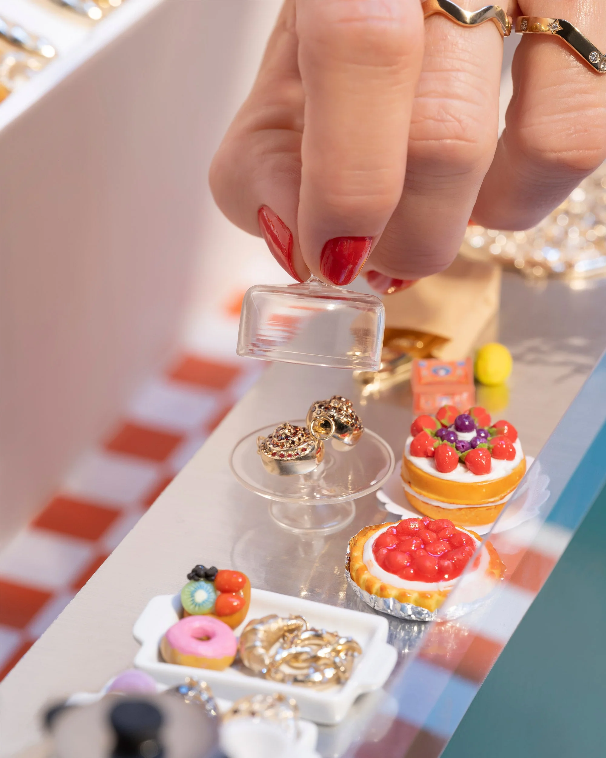 Cinnamon Roll Charm - Image 3