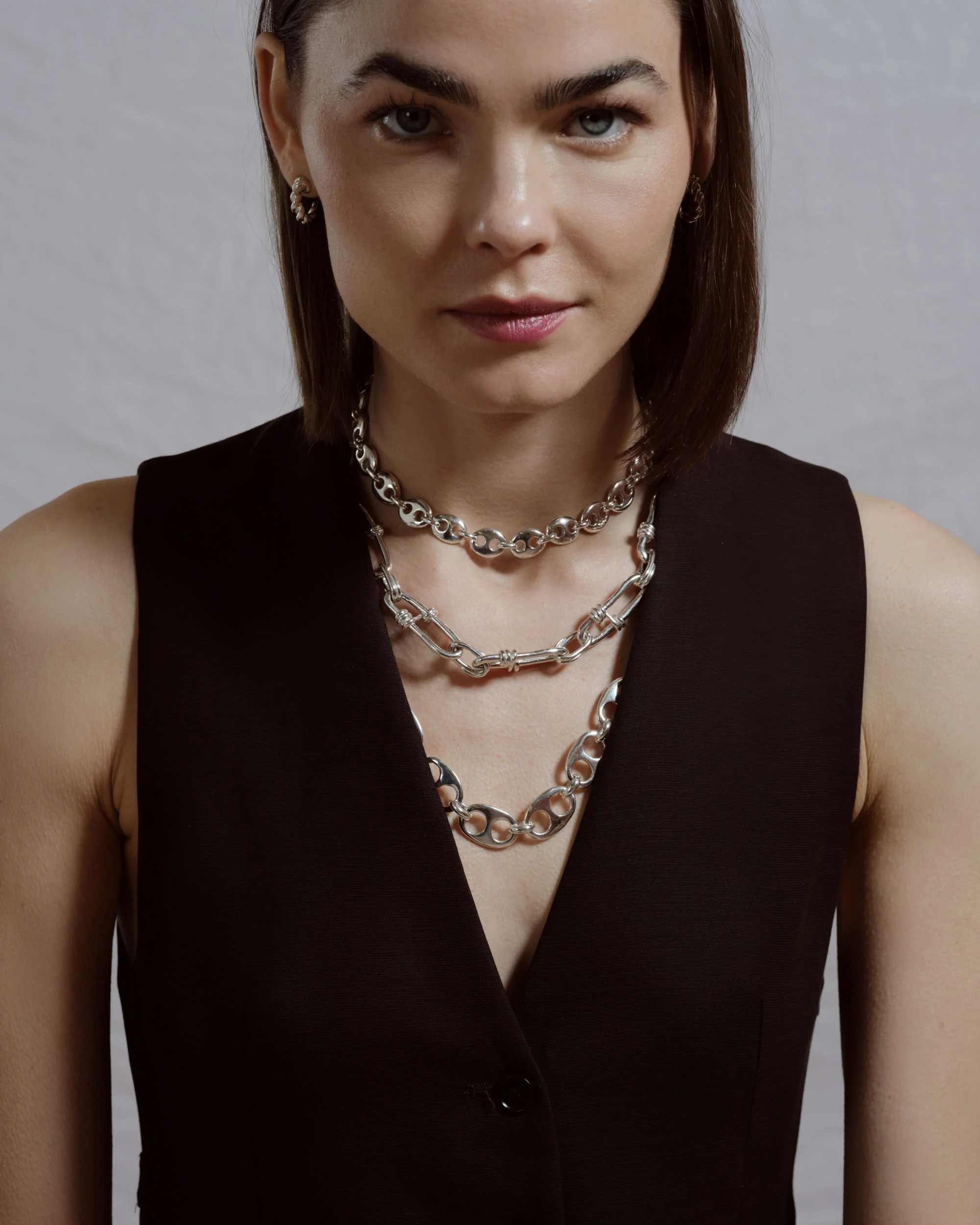 Bedrock Medium Necklace - Solid Gold - Image 4