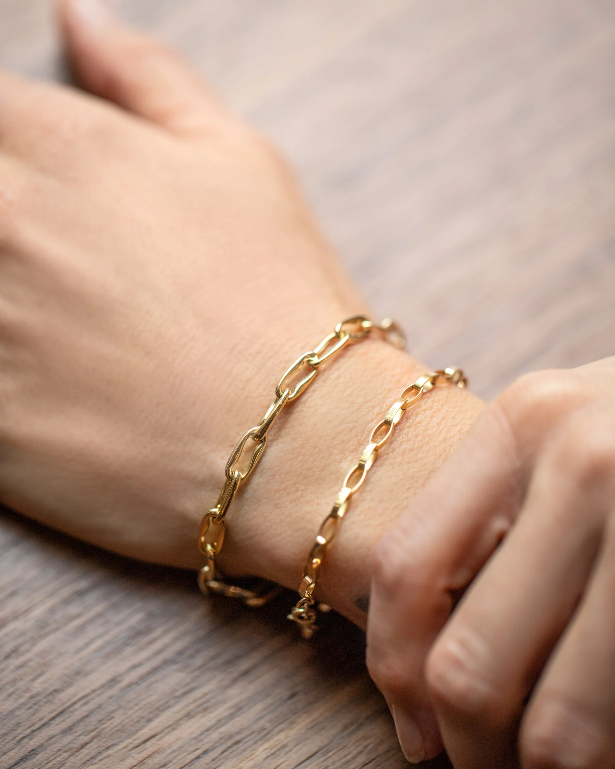 Flat Oval Link Chain Bracelet - Image 3