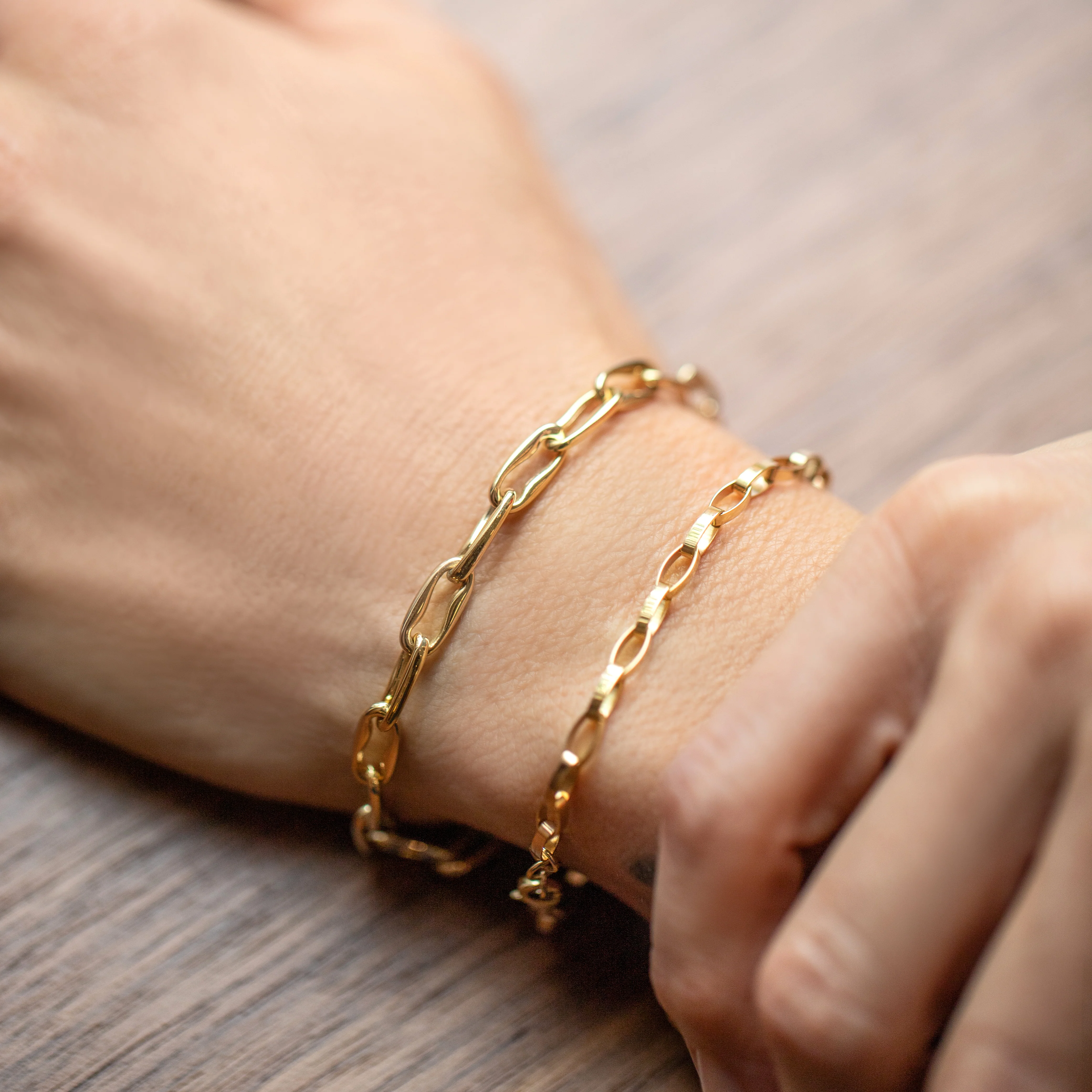 Flat Oval Link Chain Bracelet - Image 4