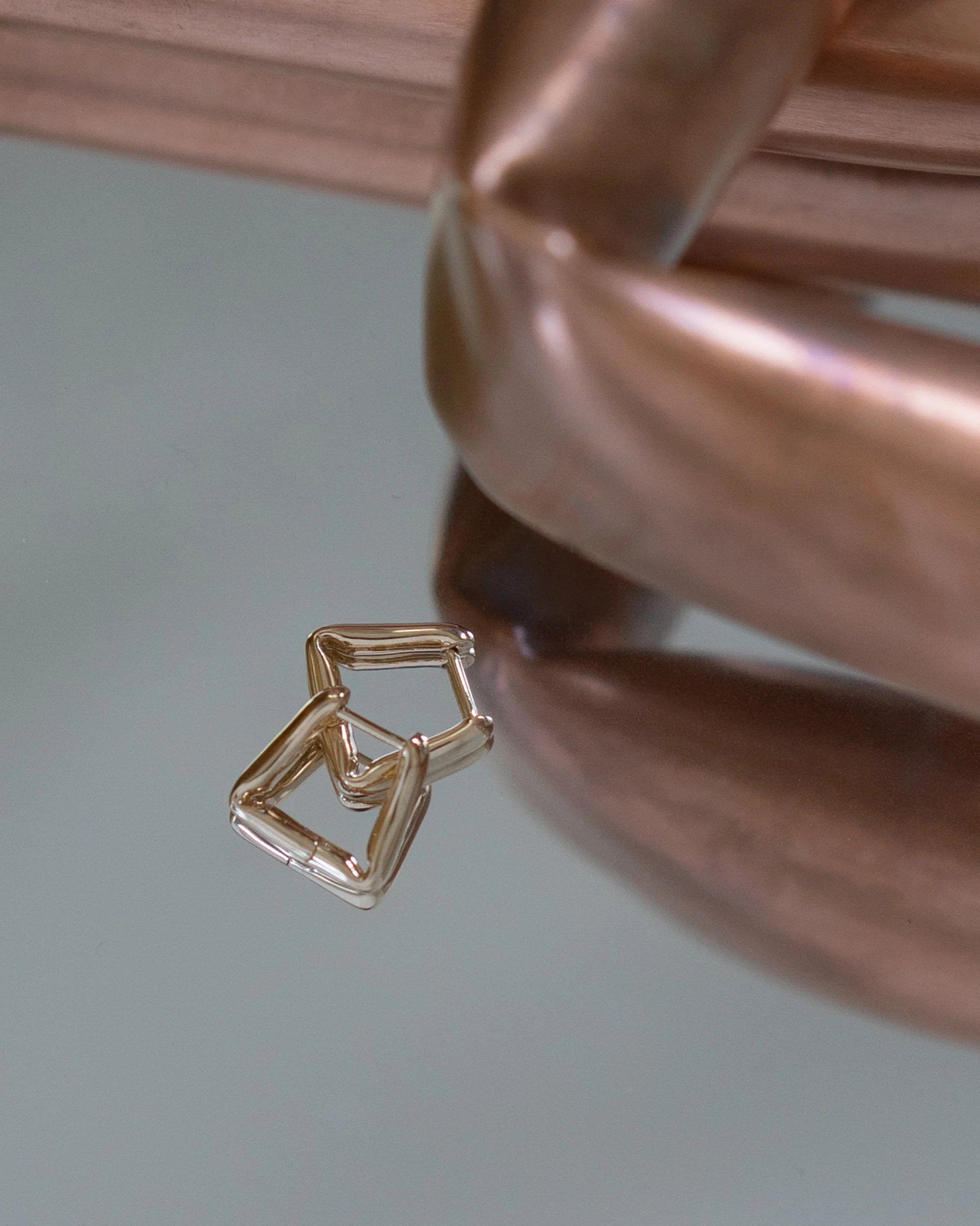 Kink Hoop Earrings - Image 4