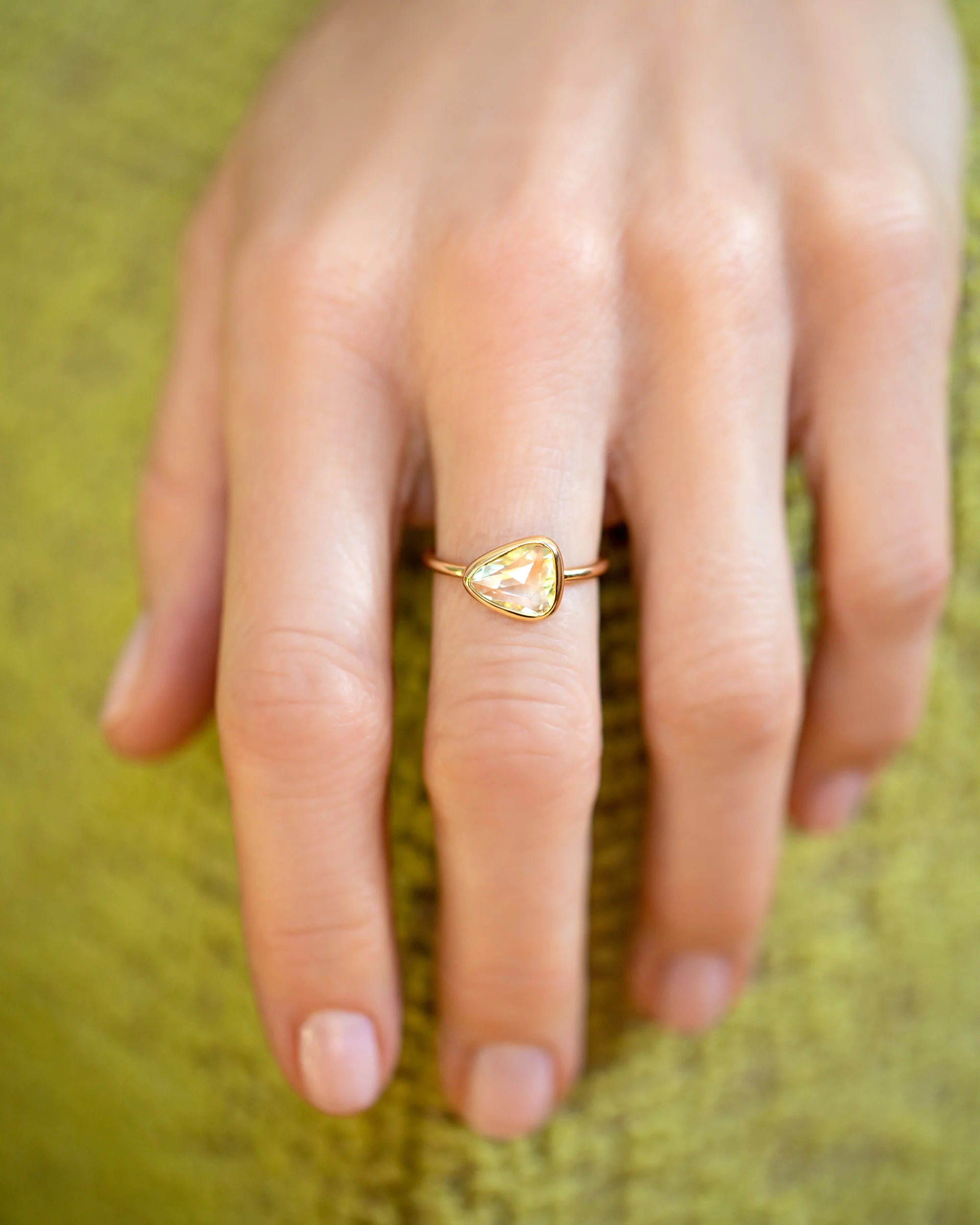 Gusher Chartreuse Sapphire Ring 003 - Image 6
