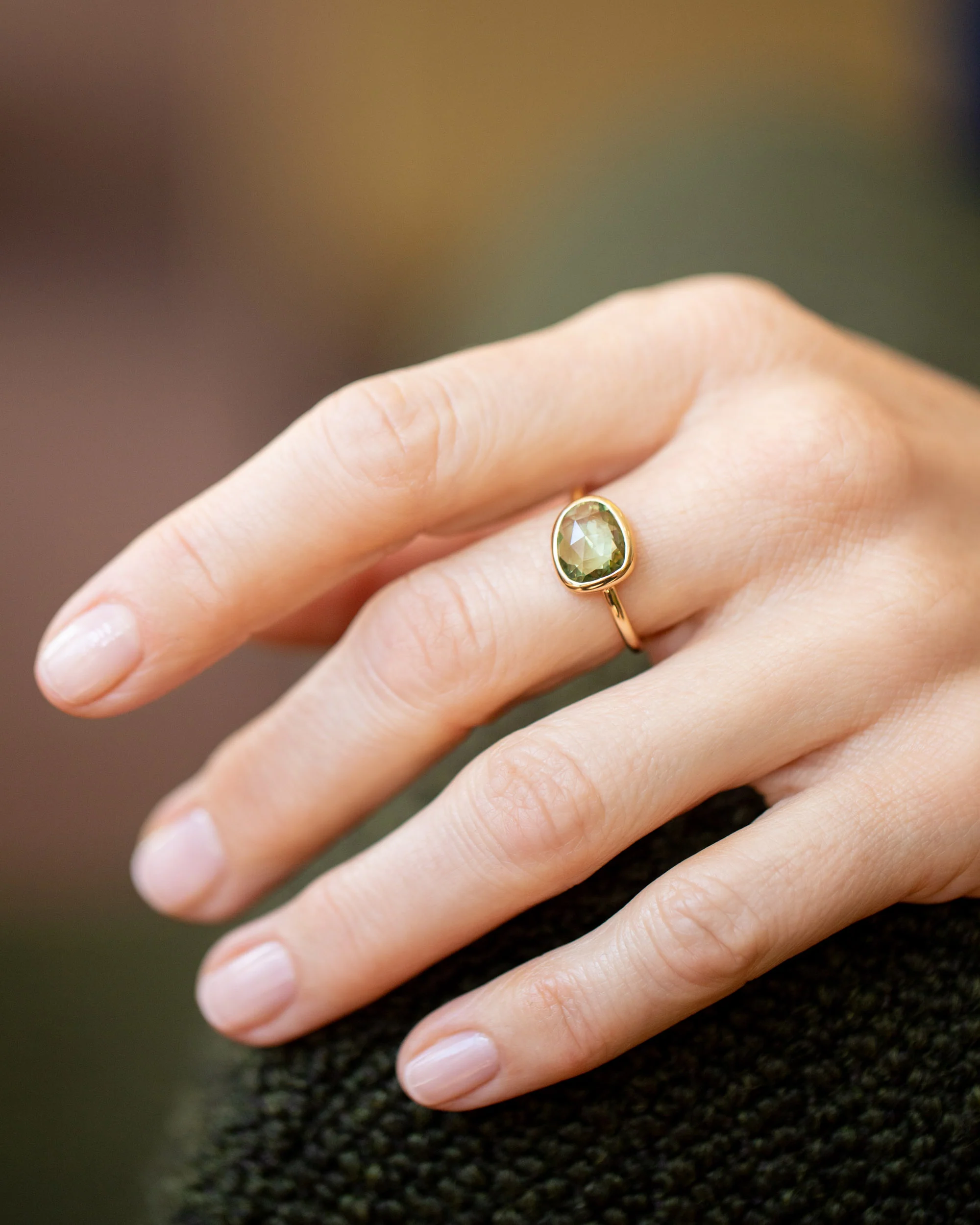 Gusher Green Sapphire Ring 004 - Image 4