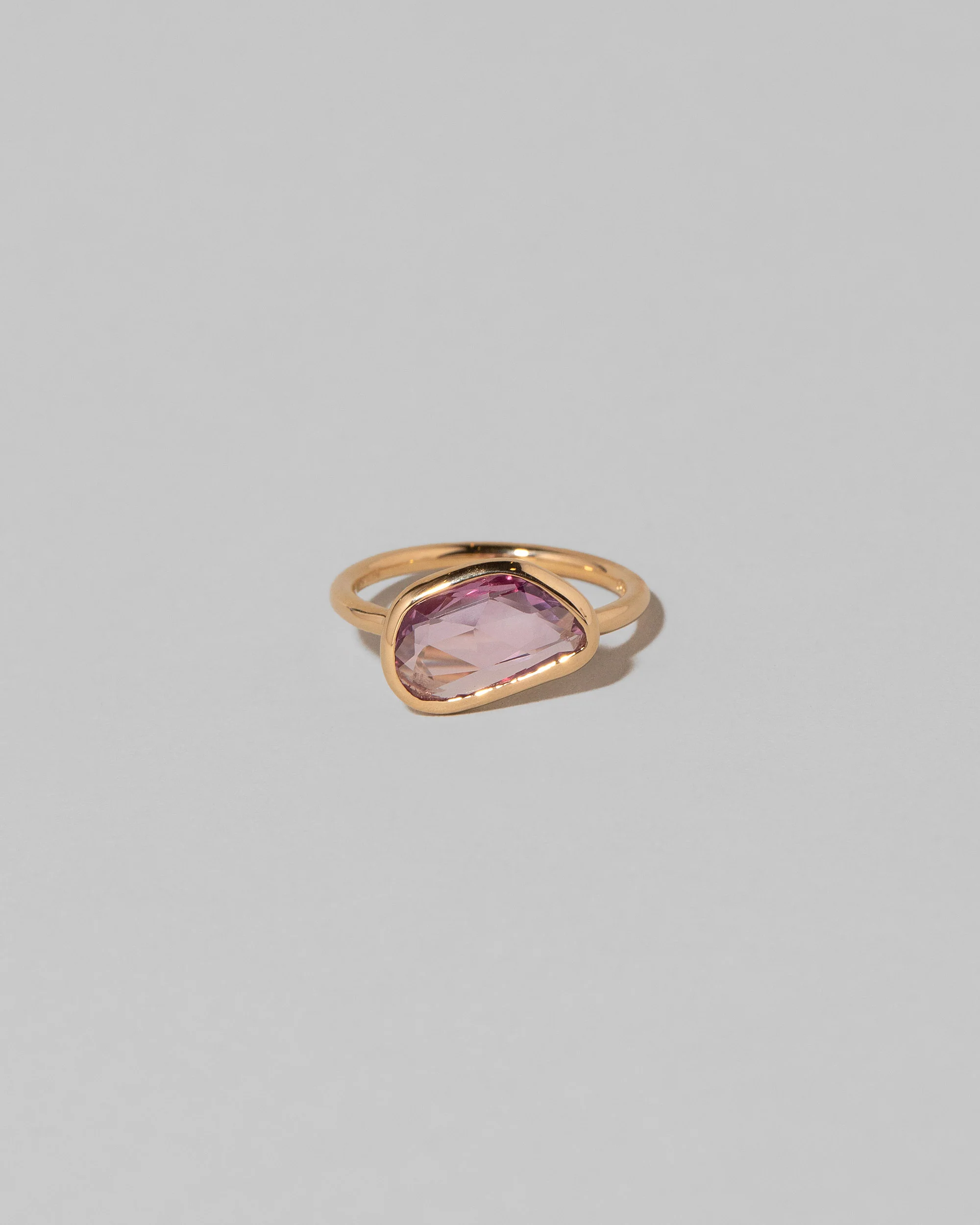 Gusher Pink Sapphire Ring 011