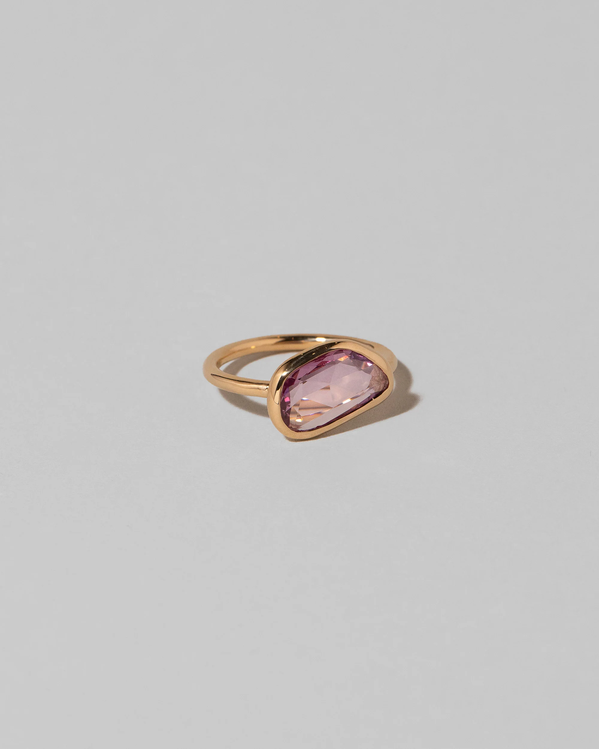 Gusher Pink Sapphire Ring 011 - Image 3