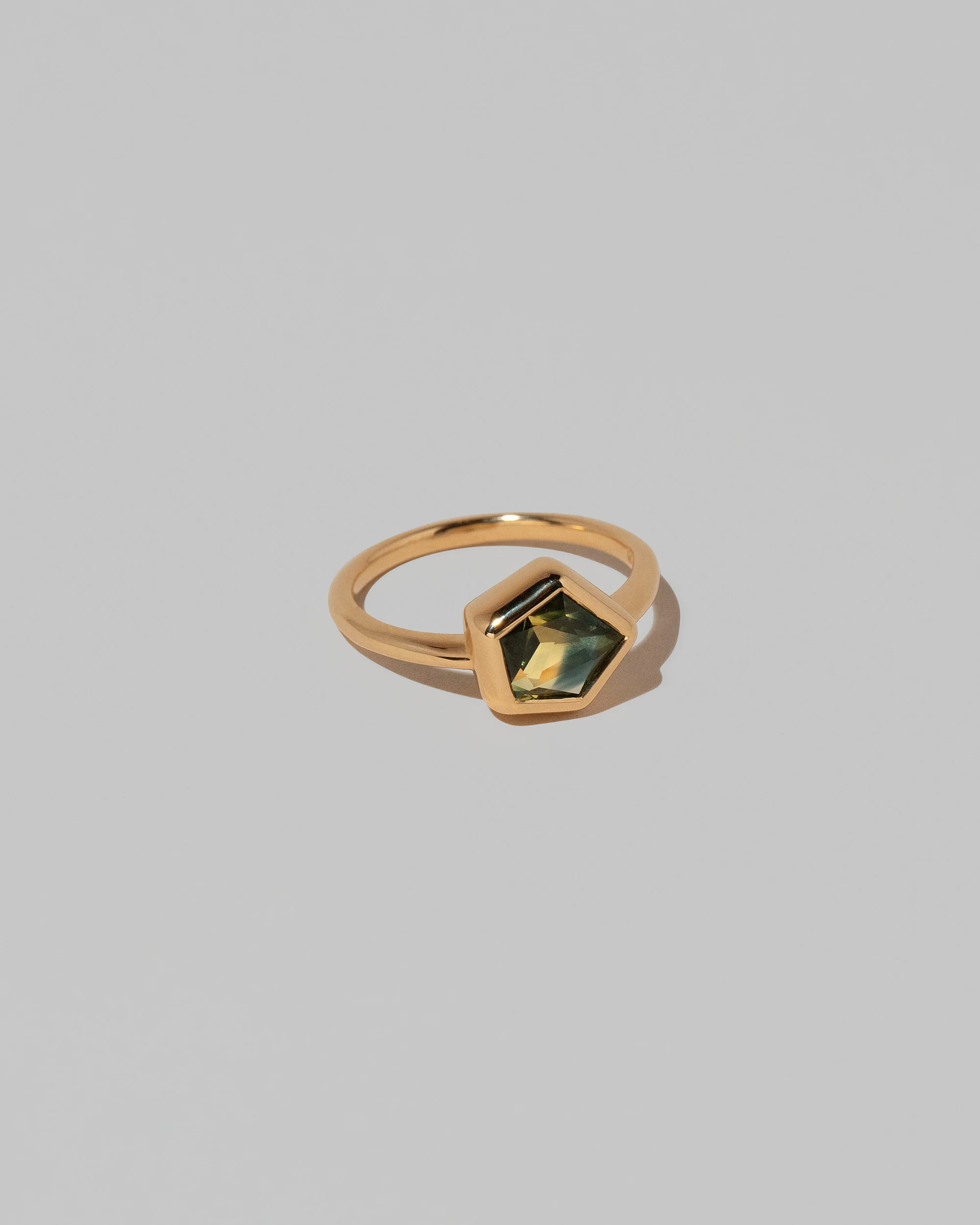 Geyser Bicolor Sapphire Ring 004 - Image 3