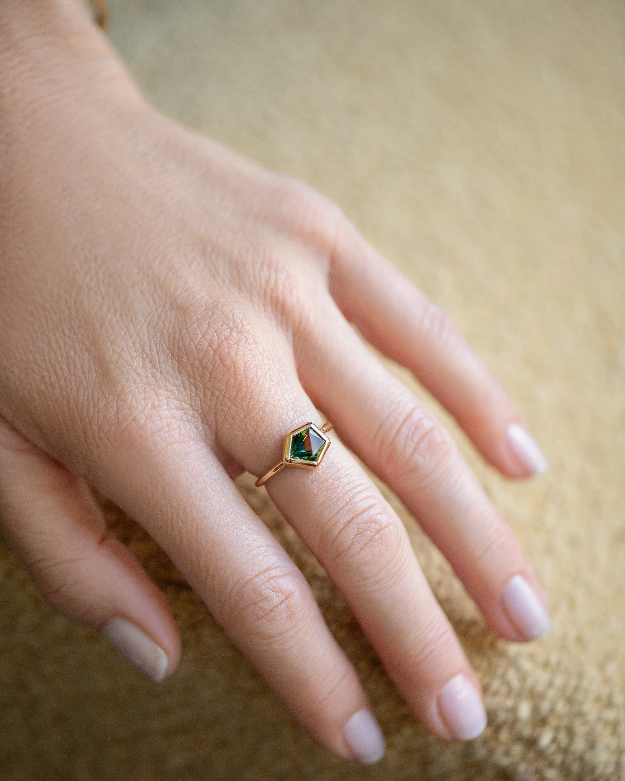 Geyser Bicolor Sapphire Ring 004 - Image 4