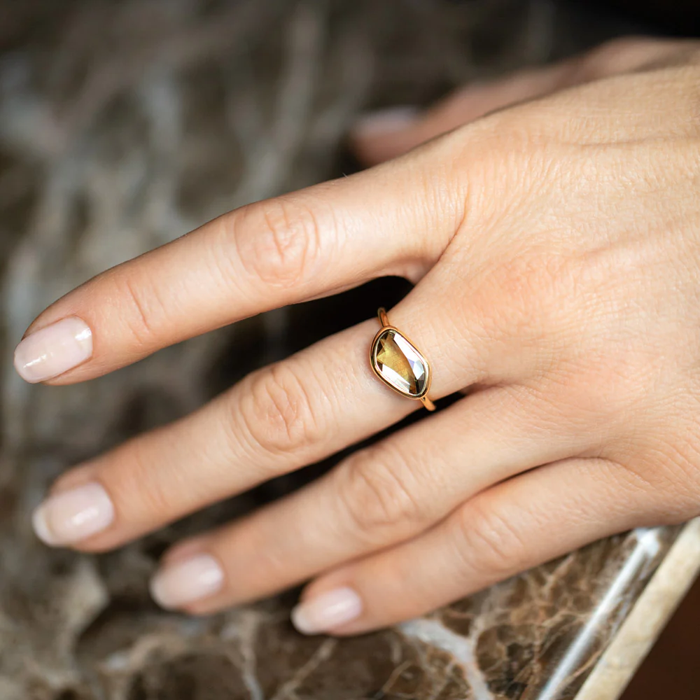 Gusher Green/Yellow Sapphire Ring 034 - Image 6