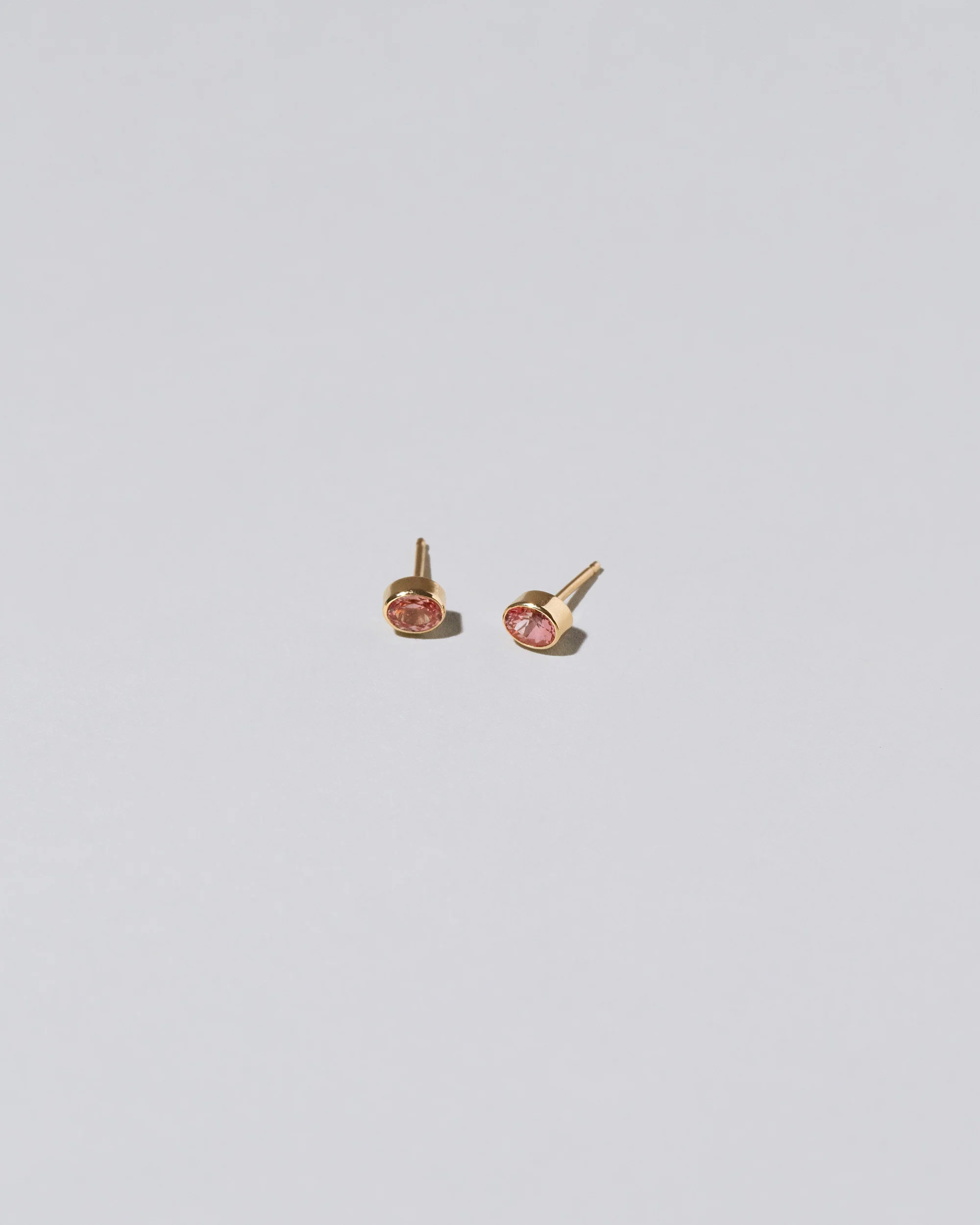 Oval Frame Stud Earrings - Pink Sapphire