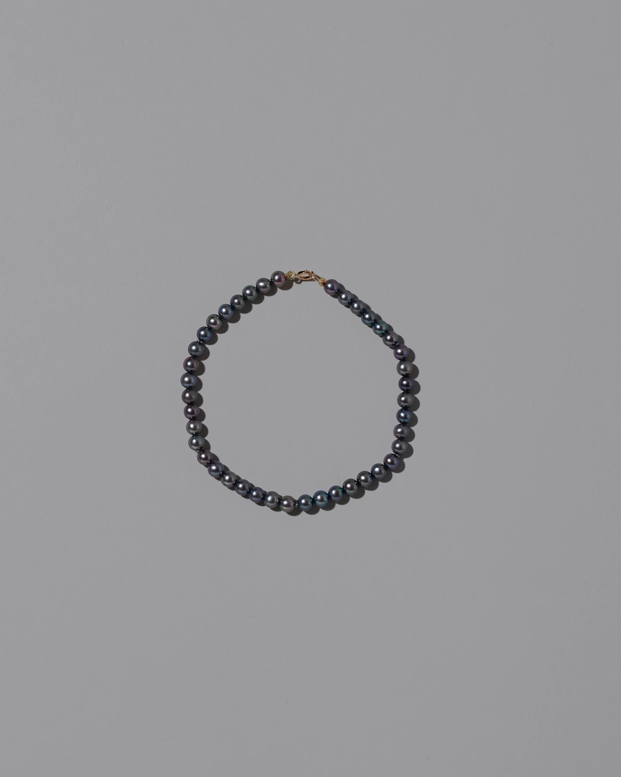 Peacock Round Seed Pearl Bracelet