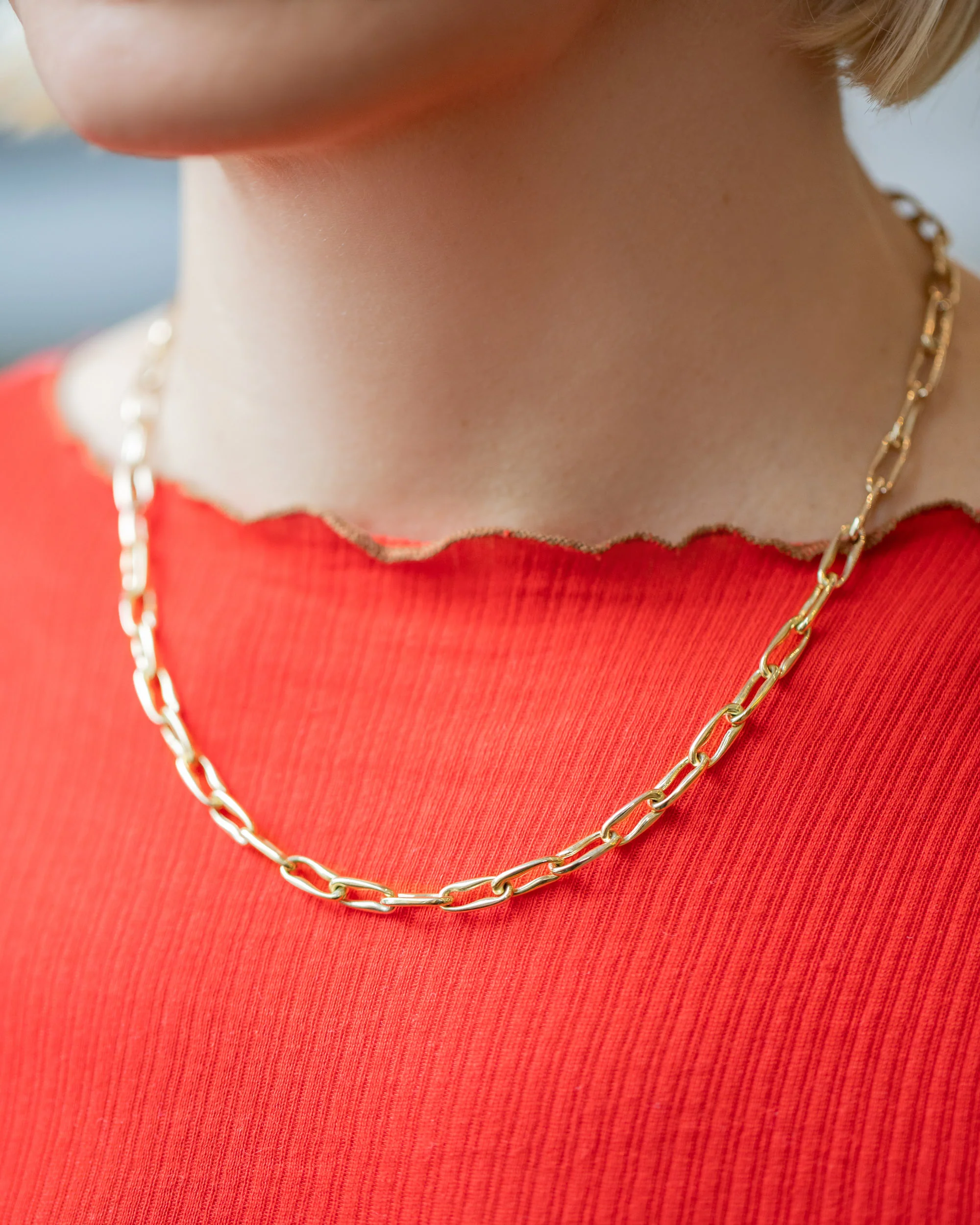 Wavy Link Chain Necklace - Image 4